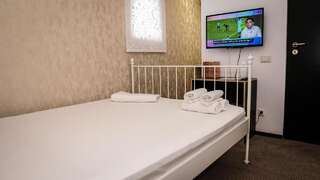 Гостевой дом Bucharest Center Villa Бухарест Двухместный номер эконом-класса с 1 кроватью и собственной ванной комнатой-11